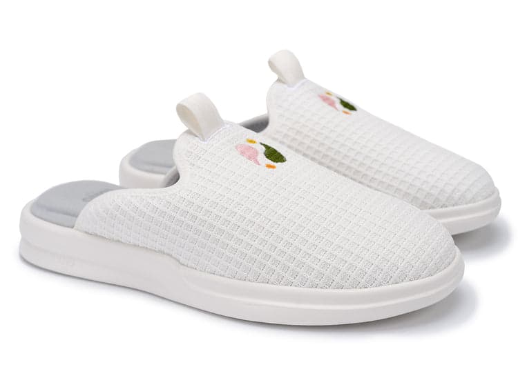 Jolie x Lusso Cloud: LIKE WALKING ON WATER Pelli Slide