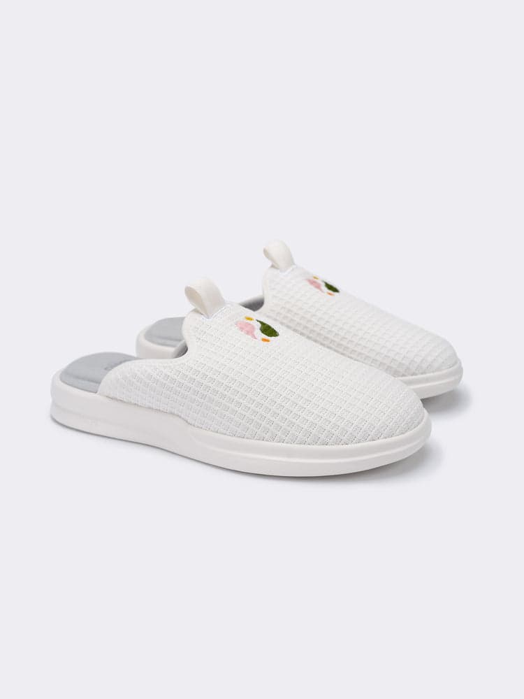 Jolie x Lusso Cloud: LIKE WALKING ON WATER Pelli Slide