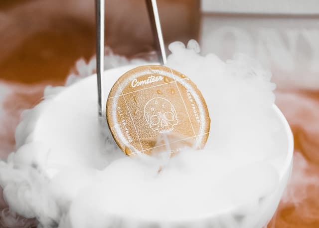 Frozen capsule with dry ice